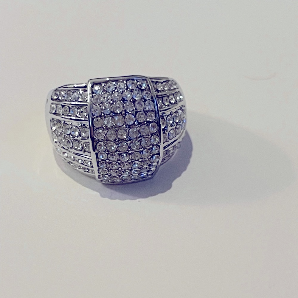 Beautiful accessory ring